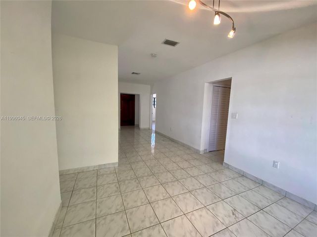 1101 Bay Dr, Miami Beach, FL 33141