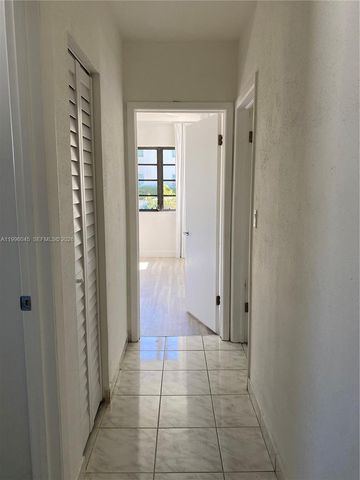 1101 Bay Dr, Miami Beach, FL 33141