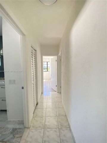 1101 Bay Dr, Miami Beach, FL 33141
