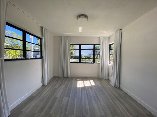1101 Bay Dr, Miami Beach, FL 33141