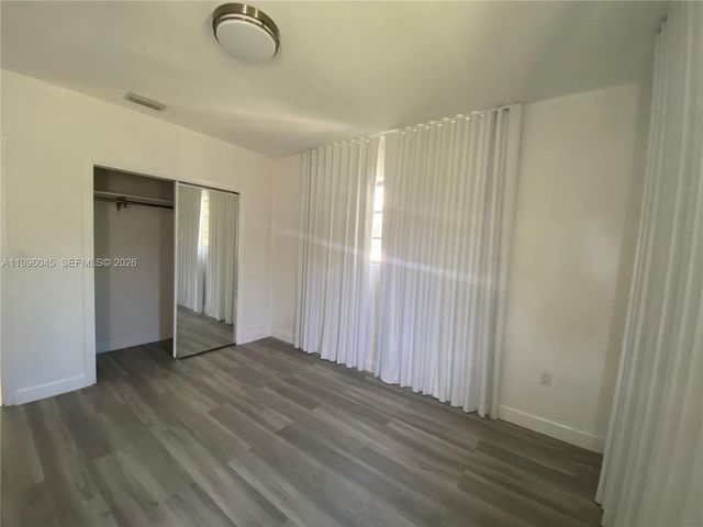 1101 Bay Dr, Miami Beach, FL 33141