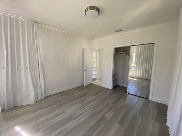 1101 Bay Dr, Miami Beach, FL 33141