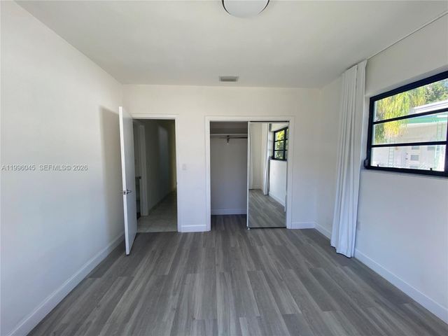 1101 Bay Dr, Miami Beach, FL 33141