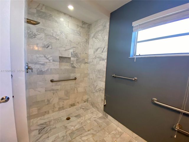 1101 Bay Dr, Miami Beach, FL 33141