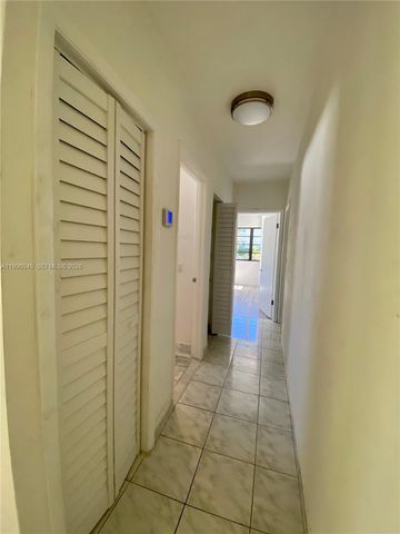 1101 Bay Dr, Miami Beach, FL 33141
