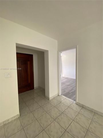 1101 Bay Dr, Miami Beach, FL 33141