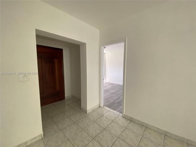 1101 Bay Dr, Miami Beach, FL 33141