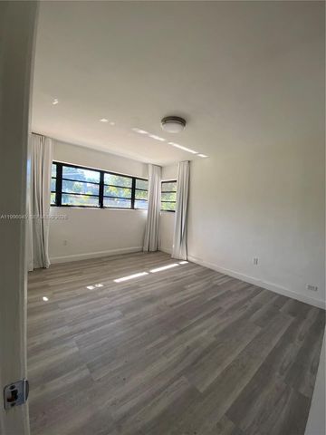 1101 Bay Dr, Miami Beach, FL 33141