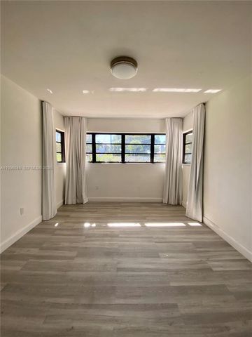1101 Bay Dr, Miami Beach, FL 33141