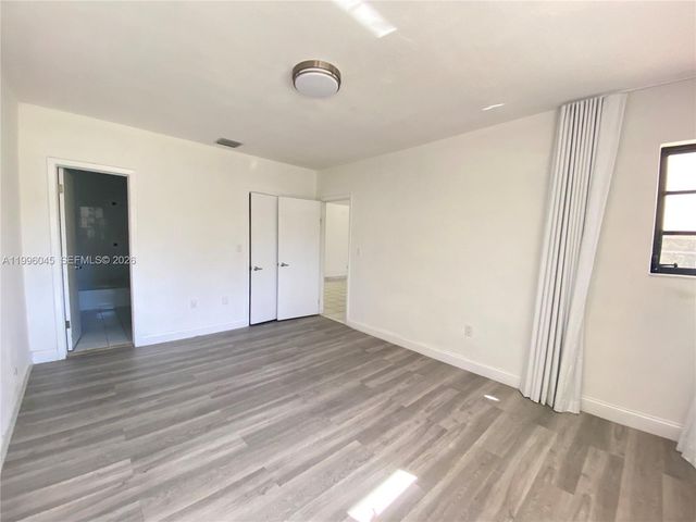 1101 Bay Dr, Miami Beach, FL 33141