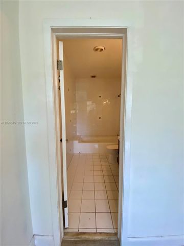 1101 Bay Dr, Miami Beach, FL 33141