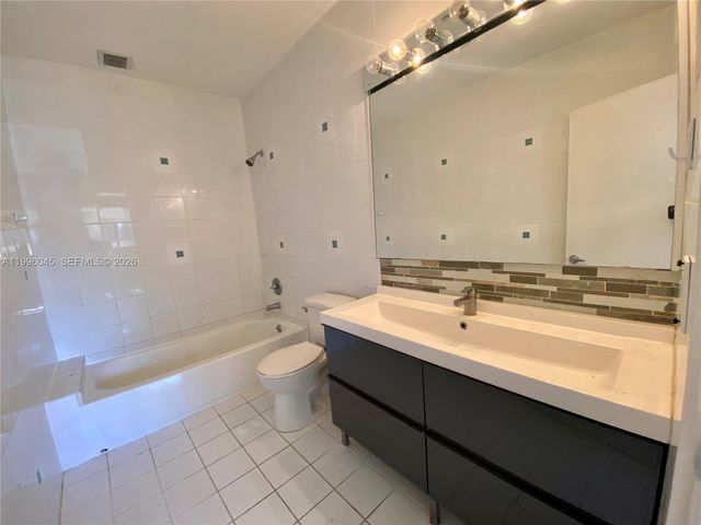 1101 Bay Dr, Miami Beach, FL 33141