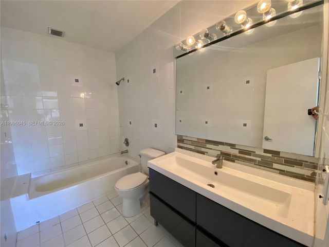 1101 Bay Dr, Miami Beach, FL 33141
