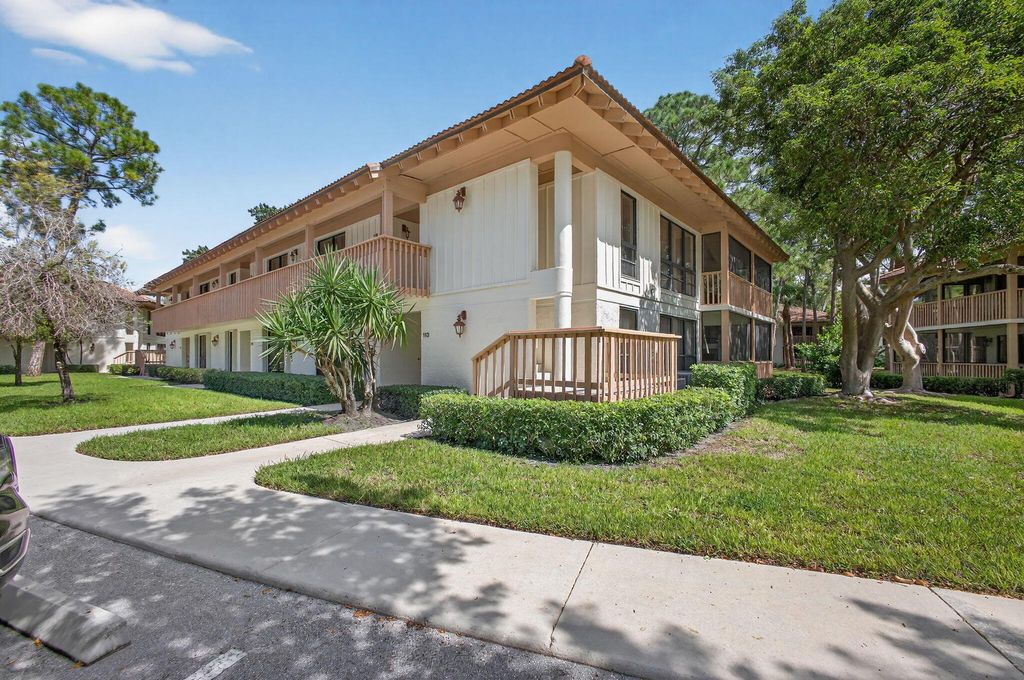 113 Brackenwood Road, Palm Beach Gardens, FL 33418