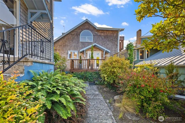 607 Ocean Beach Boulevard N, Long Beach, WA 98631