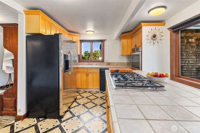 607 Ocean Beach Boulevard N, Long Beach, WA 98631