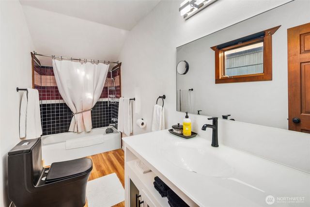 607 Ocean Beach Boulevard N, Long Beach, WA 98631