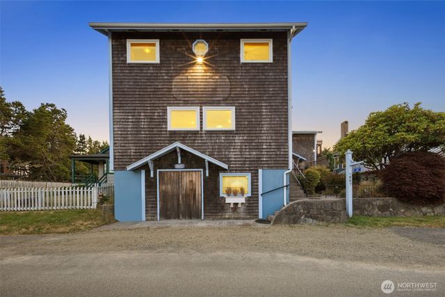 607 Ocean Beach Boulevard N, Long Beach, WA 98631