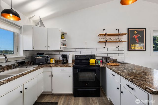 607 Ocean Beach Boulevard N, Long Beach, WA 98631