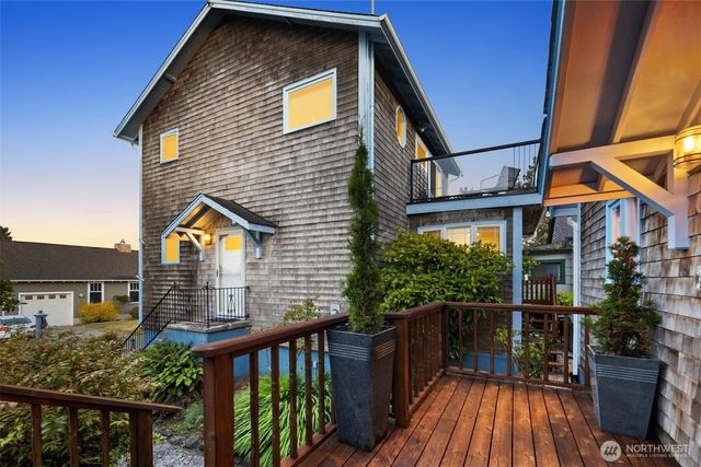 607 Ocean Beach Boulevard N, Long Beach, WA 98631