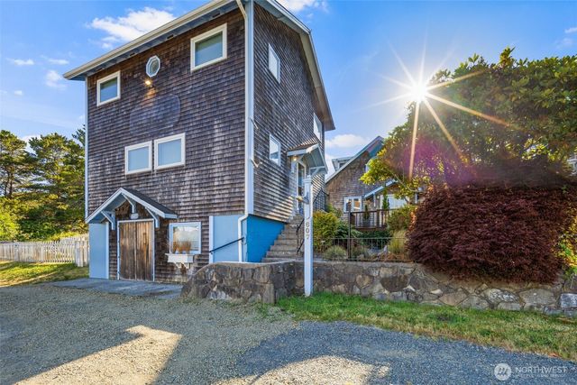 607 Ocean Beach Boulevard N, Long Beach, WA 98631
