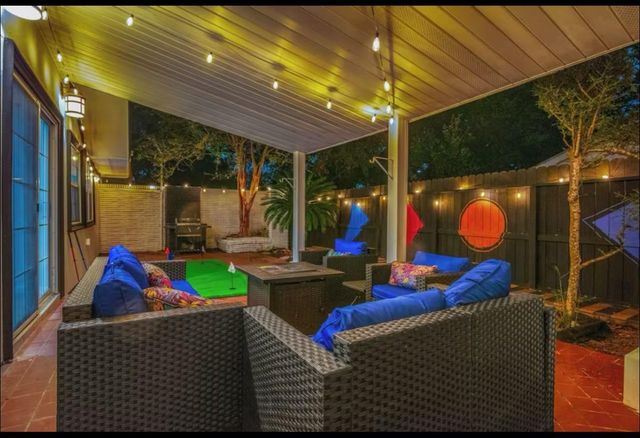 7916 Glenview Drive, Houston, TX 77061