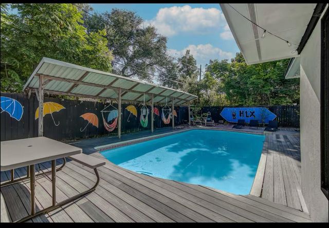 7916 Glenview Drive, Houston, TX 77061