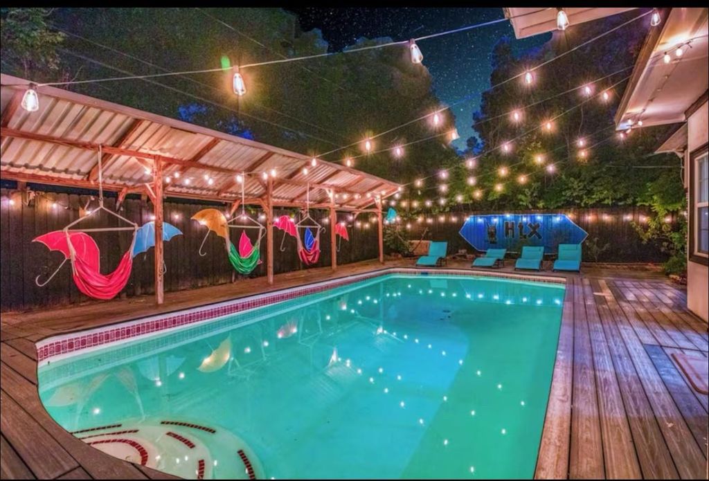 7916 Glenview Drive, Houston, TX 77061