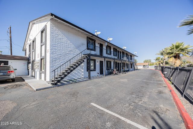 1703 W MOUNTAIN VIEW Road 1, Phoenix, AZ 85021