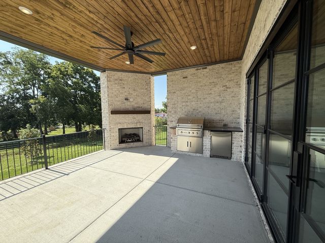 510 St Charles Dr, Arrington, TN 37014