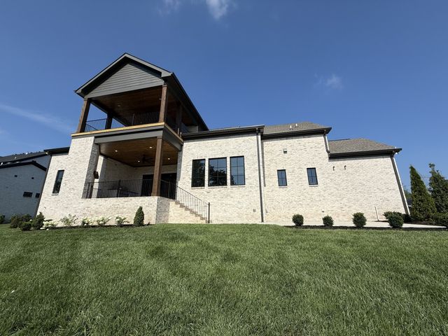 510 St Charles Dr, Arrington, TN 37014