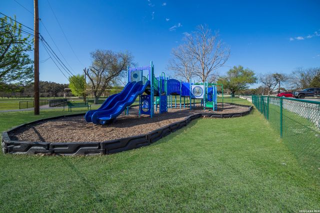 212 Eagle Pass, San Antonio, TX 78260