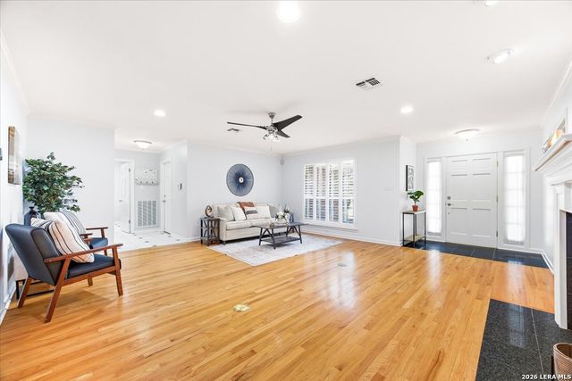 212 Eagle Pass, San Antonio, TX 78260