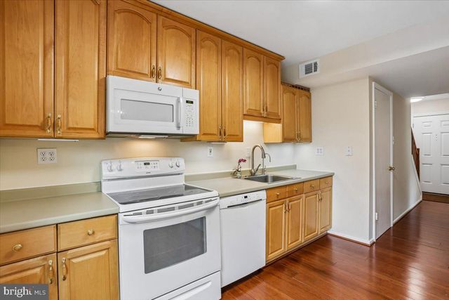 240 WATTS BRANCH PKWY, Rockville, MD 20850