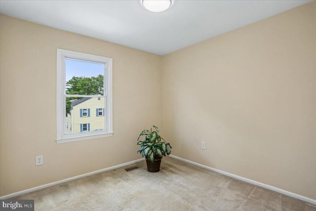240 WATTS BRANCH PKWY, Rockville, MD 20850