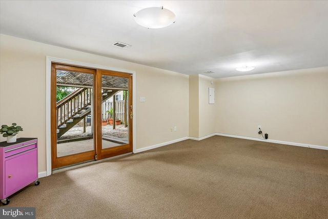 240 WATTS BRANCH PKWY, Rockville, MD 20850