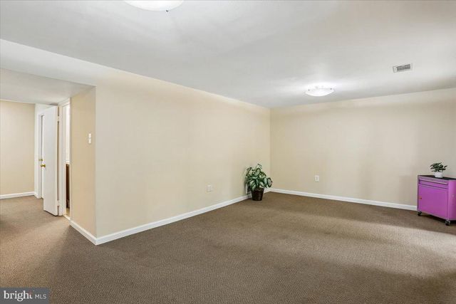 240 WATTS BRANCH PKWY, Rockville, MD 20850