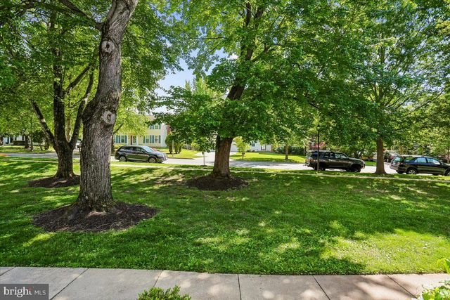 240 WATTS BRANCH PKWY, Rockville, MD 20850