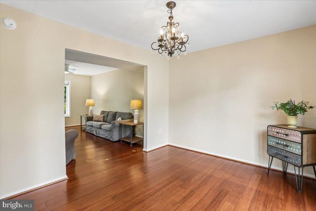 240 WATTS BRANCH PKWY, Rockville, MD 20850