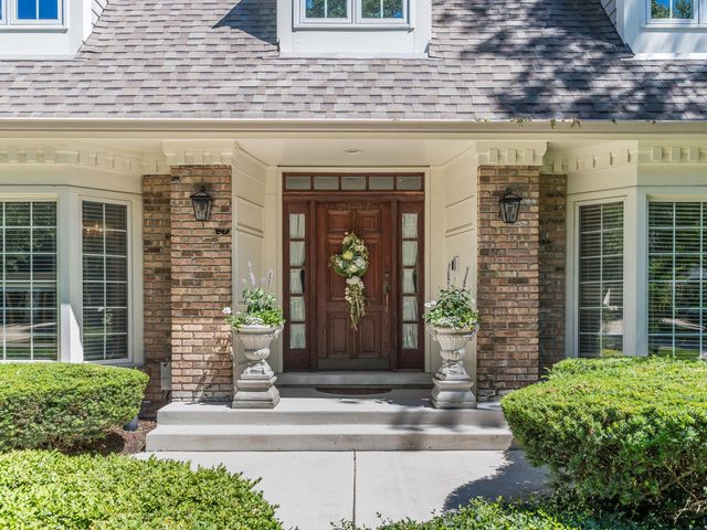 2137 Scarlet Oak Lane, Lisle, IL 60532
