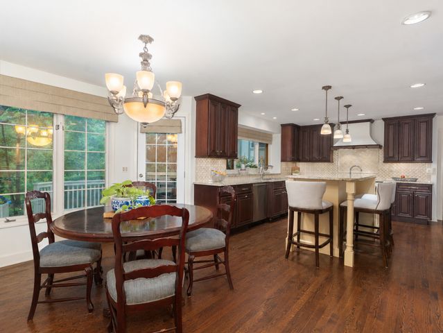 2137 Scarlet Oak Lane, Lisle, IL 60532