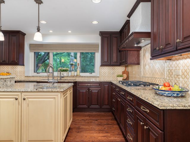 2137 Scarlet Oak Lane, Lisle, IL 60532