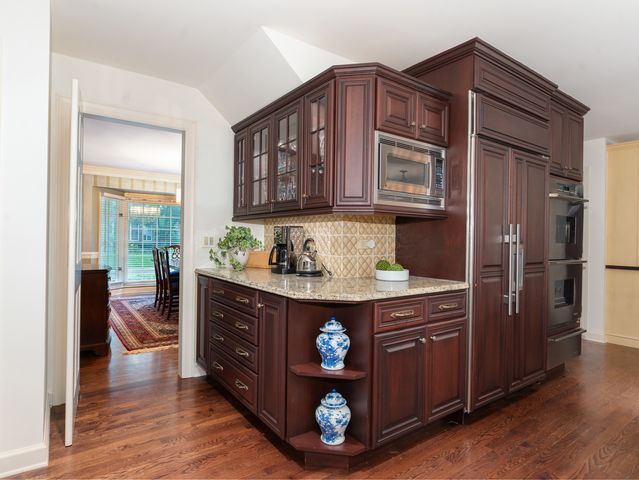 2137 Scarlet Oak Lane, Lisle, IL 60532