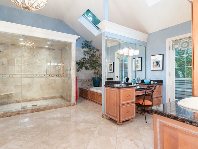 2137 Scarlet Oak Lane, Lisle, IL 60532