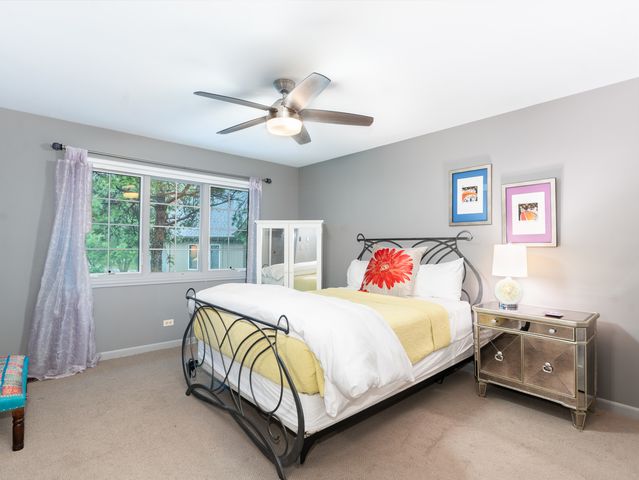2137 Scarlet Oak Lane, Lisle, IL 60532