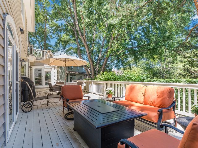 2137 Scarlet Oak Lane, Lisle, IL 60532