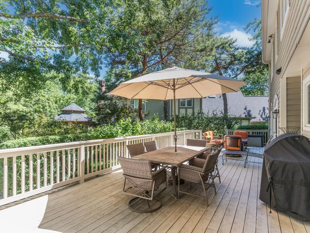 2137 Scarlet Oak Lane, Lisle, IL 60532