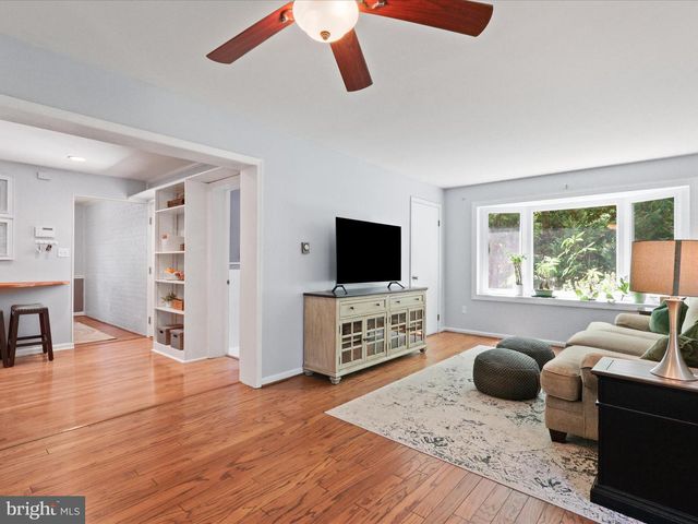 6632 REYNARD DR, Springfield, VA 22152