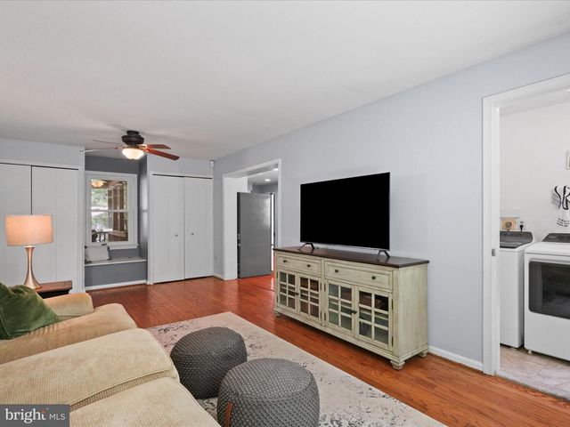 6632 REYNARD DR, Springfield, VA 22152