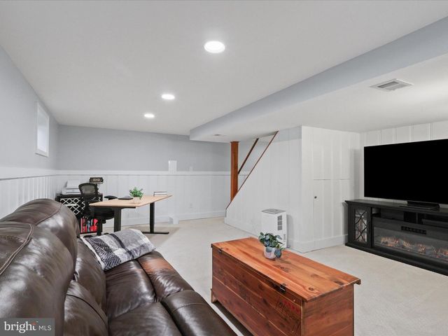 6632 REYNARD DR, Springfield, VA 22152